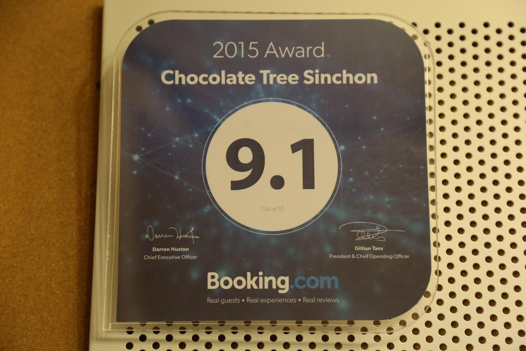 Отель Chocolate Tree Sinchon Сеул Экстерьер фото